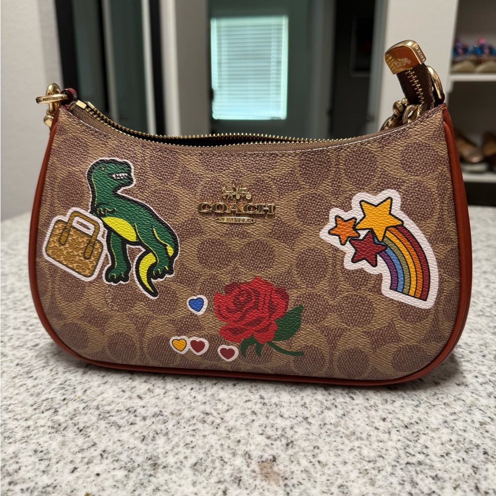 Elegant Tan and Brown Handbag